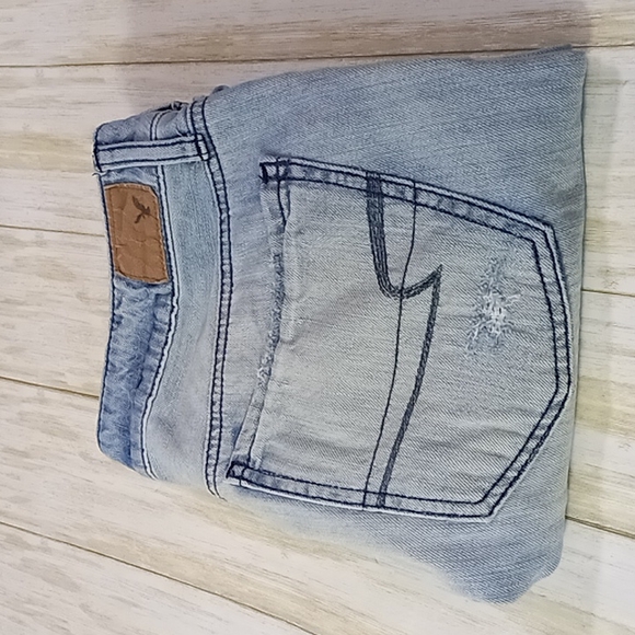 American Eagle Outfitters Tom Girl Distressed Patched Lite Blue Jeans Size 4 - Picture 5 of 16